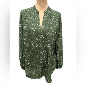 Lush Warren Split Neck Blouse Green Background with All Over White Dash Print 1X